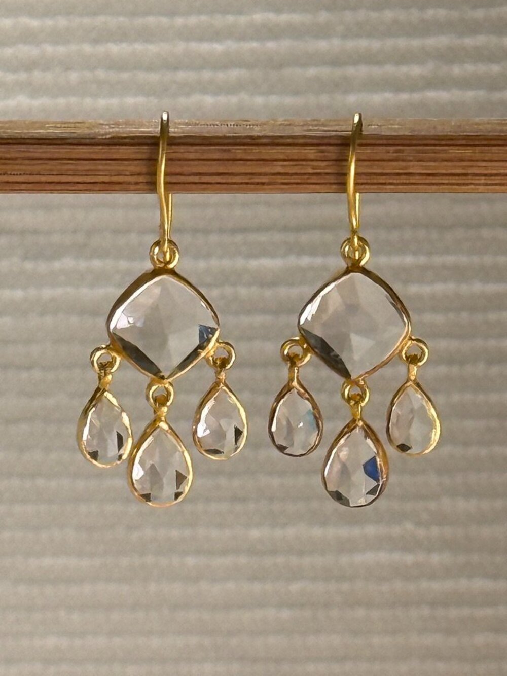 18K Yellow Gold Rose-Cut Crystal Quartz Chandelier Drop Earrings – Elegant Facet